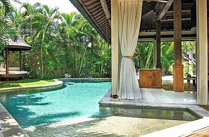 Kubu Villa