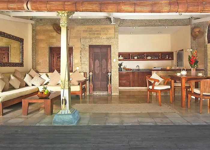Kubu Villa